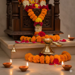 Novelika - Brass Traditional Panch Aarti Diya (Lamp) with a Handle(NA587)