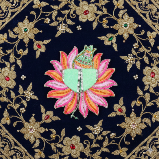 Novelika Ladoo Gopal Poshak God Dress Bhagwaan Ki Poshaak Laddu Gopal Idols Lotus Shape Set of 5  (LGD008)