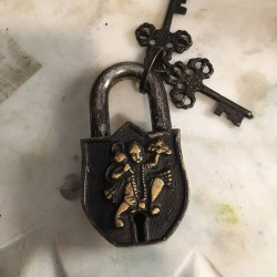 NOVELIKA - Vintage-Style Antique Brass Padlock featuring Lord Hanuman ( Pack of 1)