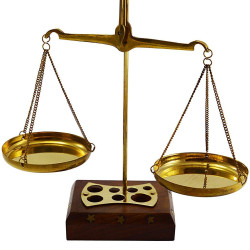 Novelika Old Traditional Goldsmith Weight (tarazu) showpiece Brass Weighing Scale Balance Justice Law Scale Collectibles Gift 1 pcs Novelika Old Traditional Goldsmith Weight (tarazu) showpiece Brass Weighing Scale Balance Justice Law Scale Collectibles Gift 1 pcs