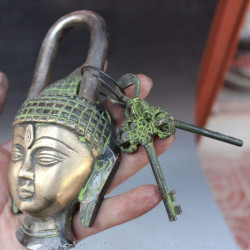 NOVELIKA - Brass Buddha Head Padlock with Two Keys (Pack of 1 ) 6 Inches.