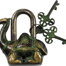 NOVELIKA - Brass Camel Padlock with two keys, designed in the shape of a camel. (Pack of 1)