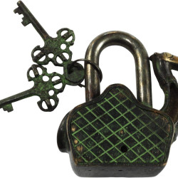 NOVELIKA - Brass Camel Padlock with two keys, designed in the shape of a camel. (Pack of 1)