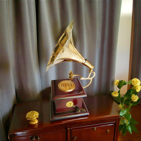 Novelika- Brass Vintage Gramophone Showpiece (NA555A)