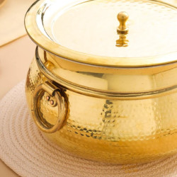 Novelika Traditional Indian Brass Hammered Handi with Lid (Na645) Novelika Traditional Indian Brass Hammered Handi with Lid (Na645)