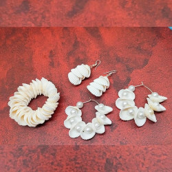 Novelika Handmade white Seashell Bracelet, White Shell Ear rings for Women