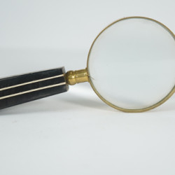 NOVELIKA-Magnifying Glass Black Handel With White Lines- for Computer Desk-Gift for New Office bookshelf décor, coffee table décor 1 Pieces.