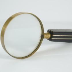 NOVELIKA-Magnifying Glass Black Handel With White Lines- for Computer Desk-Gift for New Office bookshelf décor, coffee table décor 1 Pieces.