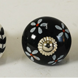 NOVELIKA - Decorative Ceramic Knobs, Likely for use on Cabinets, Drawers, or Dressers. (Set of 5) NOVELIKA - Decorative Ceramic Knobs, Likely for use on Cabinets, Drawers, or Dressers. (Set of 5)
