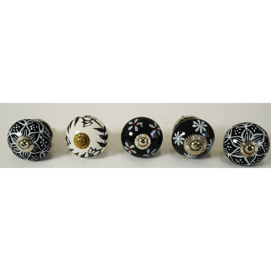 NOVELIKA - Decorative Ceramic Knobs, Likely for use on Cabinets, Drawers, or Dressers. (Set of 5)