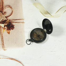 Novelika  Beautiful Black Color Rose London Brass Sundial Compass Nautical Maritime Compass Gift And Home  Decor ( A3198515 )