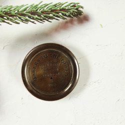 Novelika Beautiful Bronze Color  Makers To The Queen London Sine 1953  Navigational Maritime Nautical And Pocket Brass Compass For  Gift And Home Decor ( B3416169 ) 