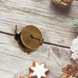 Novelika Beautiful Bronze Color  Nautical Maritime Navigational Compass Sundial Brass Compass Brass Pocket Compass Outdoor Travelling  Compass ( C3484786 )